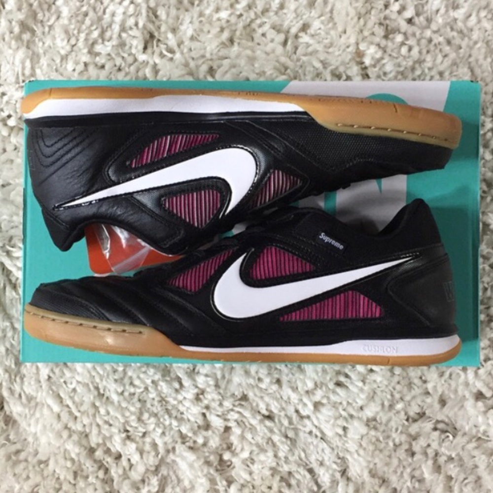 supreme x nike sb